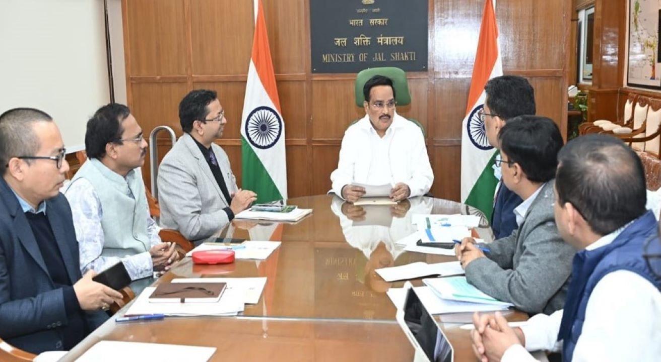 Minister of Jal Shakti Reviews Swachh Bharat Mission Grameen Progress in states